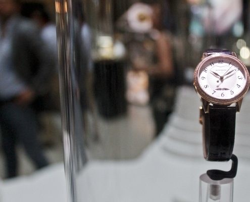 Un reloj expuesto en la sala YARD de YIMBY